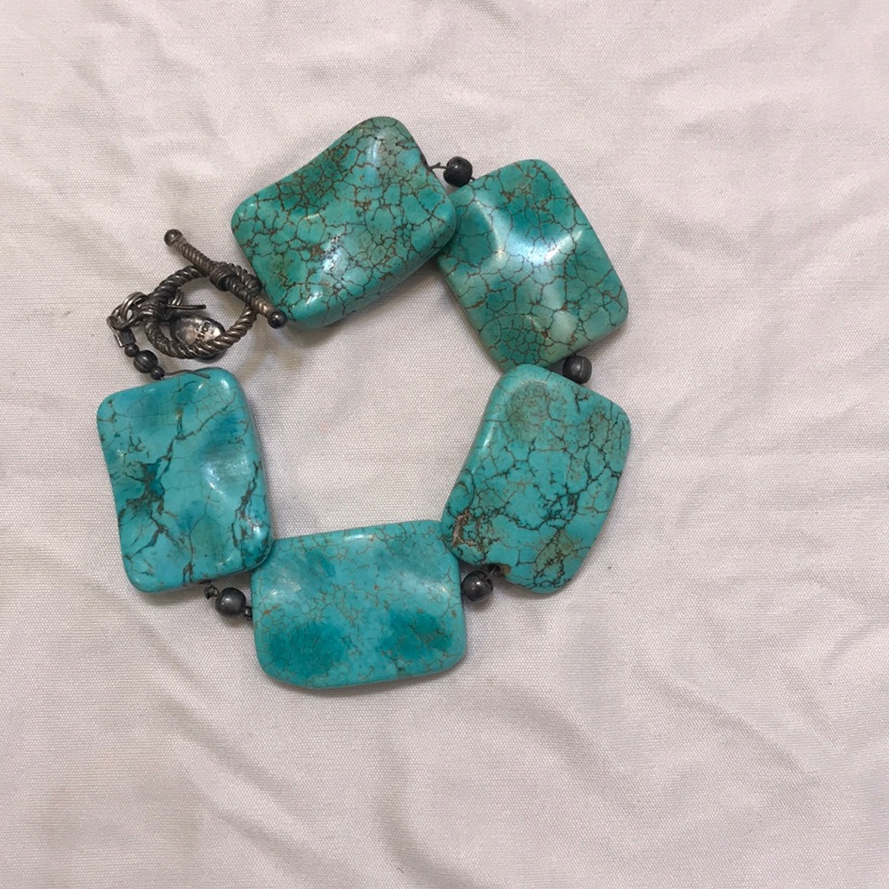 Turquoise bead bracelet